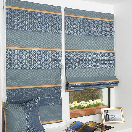 Полосатые шторы на створку окна