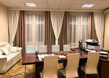 Классические шторы в кабинет руководителя на заказ